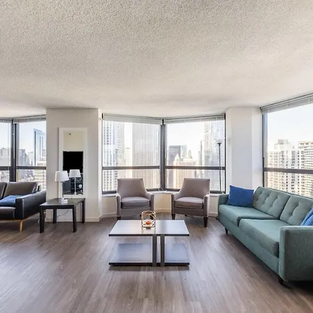 3Br Premium Executive Penthouse W/ Pool & Parking Apartment